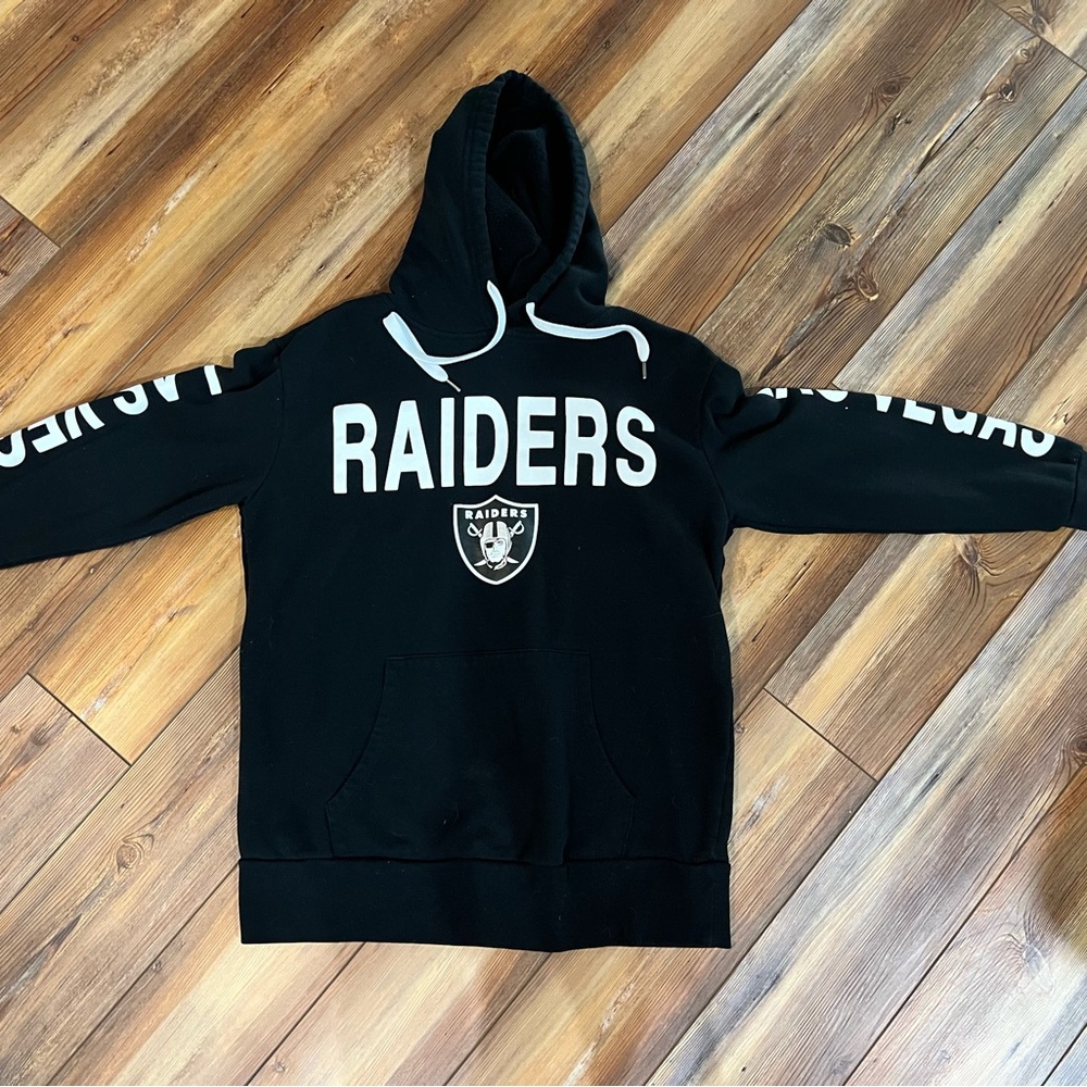 Las Vegas Raiders Hoodie- size Large- Like New